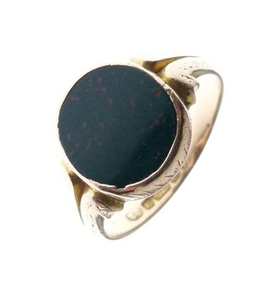 Lot 37 - Victorian 15ct gold signet ring
