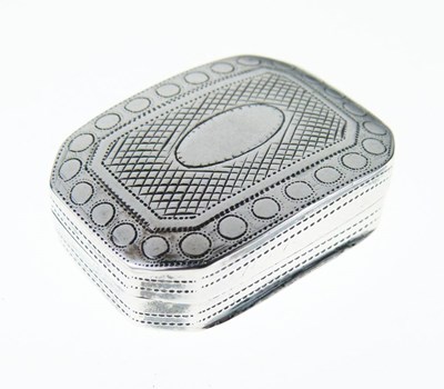 Lot 110 - Late George III silver vinaigrette