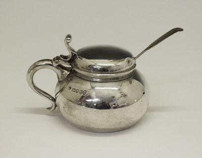 Lot 129 - Victorian silver mustard pot
