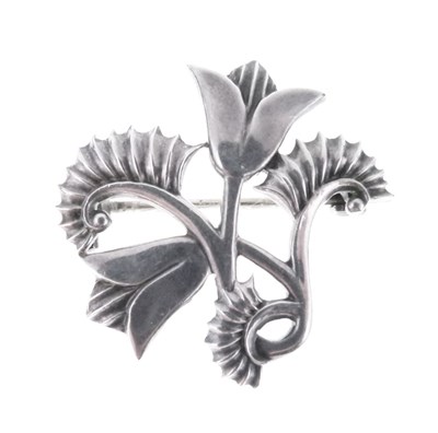 Lot 57 - Silver brooch