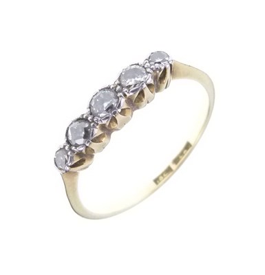 Lot 1 - Half-eternity ring set five old brilliant-cut diamonds