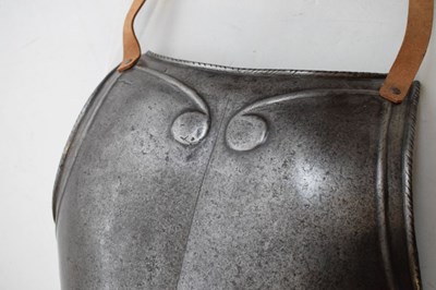 Lot 480 - Late 16th Century front and back plate