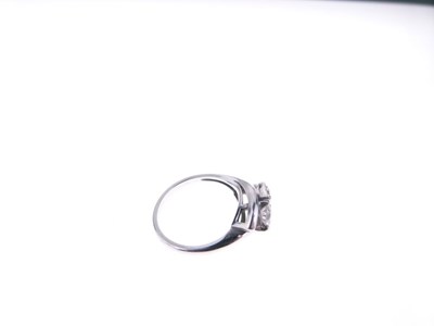 Lot 7 - Two-stone diamond ring