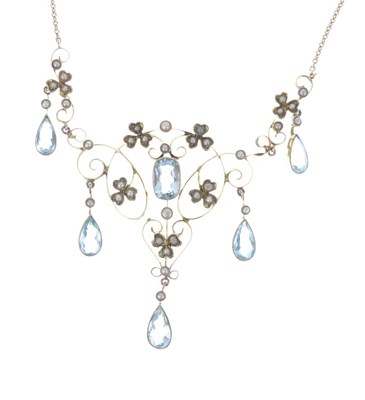 Lot 38 - Edwardian pendant necklace