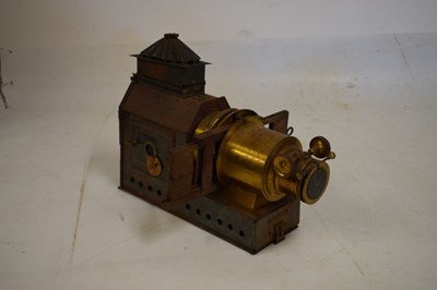 Lot 757 - Magic lantern projector