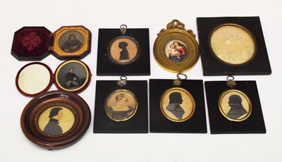 Lot 625 - Quantity of silhouettes, etc