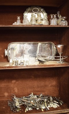 Lot 678 - Quantity of silver-plated items