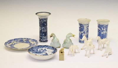 Lot 422 - Quantity of Chinese blue and white ceramics, etc.
