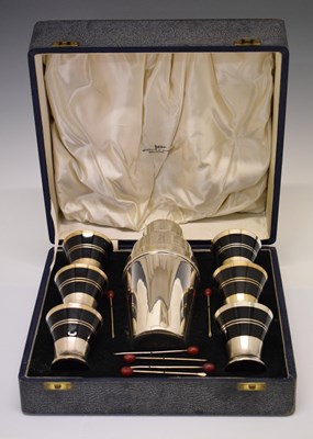 Lot 220 - Walker & Hall Art Deco cocktail set