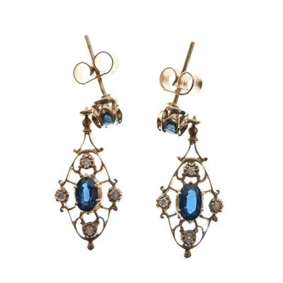 Lot 132 - Pair of 9ct gold drop earrings
