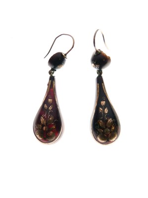 Lot 137 - Pair of Victorian tortoiseshell piquework drop earrings