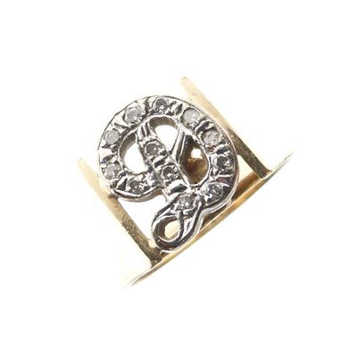 Lot 28 - Yellow metal (14K) initial ring
