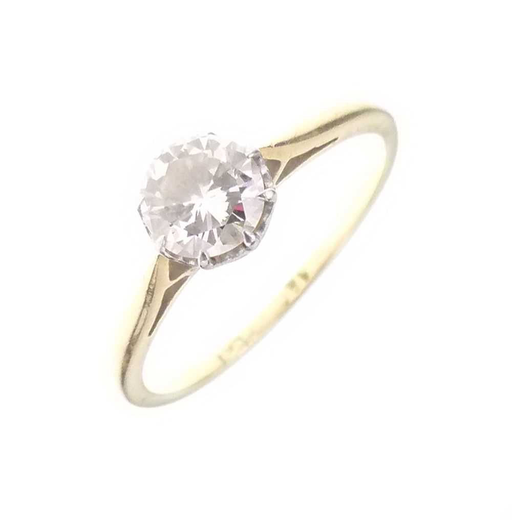 Lot 3 - Diamond single stone ring