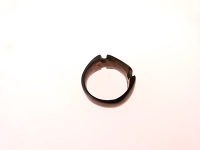 Lot 47 - Tortoiseshell ring