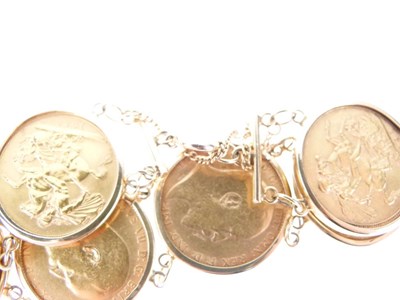 Lot 34 - Bracelet composed of seven sovereigns