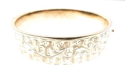 Lot 122 - 9ct gold snap bangle