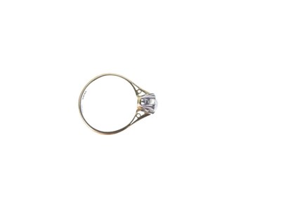 Lot 2 - Diamond single-stone ring