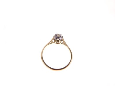 Lot 2 - Diamond single-stone ring