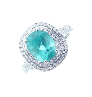 Lot 18 - Emerald and diamond cluster ring