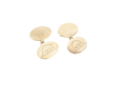 Lot 165 - Pair of 9ct gold cufflinks