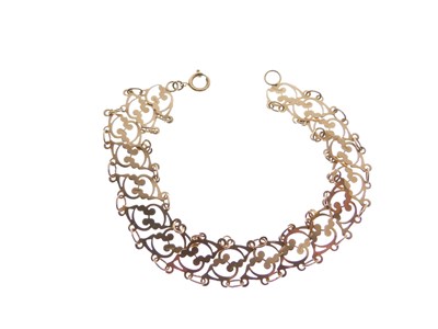 Lot 107 - 9ct gold pierced link bracelet
