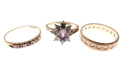 Lot 21 - Three 9ct gold dress rings
