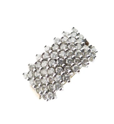 Lot 10 - Yellow metal (9ct) and diamond dress ring