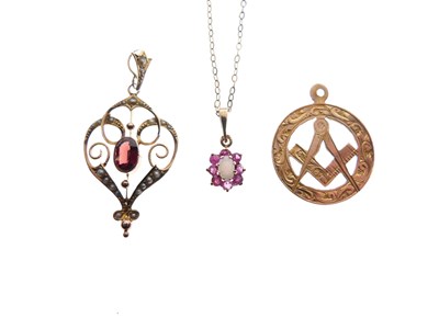 Lot 89 - 9ct gold Masonic fob, 9ct gold set seed pearl pendant & opal pendant