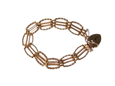 Lot 115 - 9ct gold gate bracelet