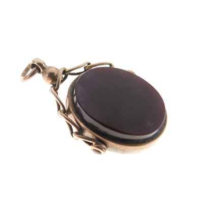 Lot 86 - 9ct gold swivel fob