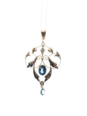 Lot 88 - Early 20th Century pendant