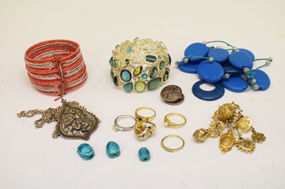 Lot 59 - Quantity of costume jewellery