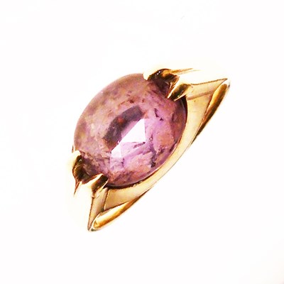 Lot 16 - 9ct gold ring with 'purple' stone