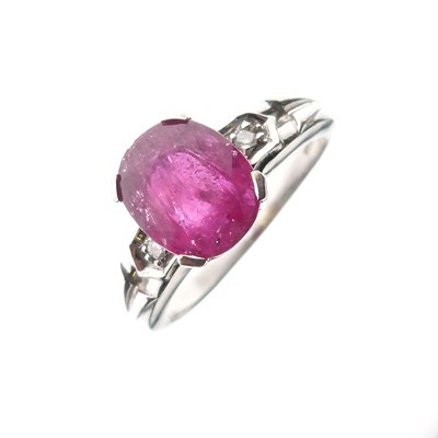 Lot 9 - 18ct white gold and ruby ring