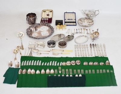 Lot 489 - Assorted silver plated wares