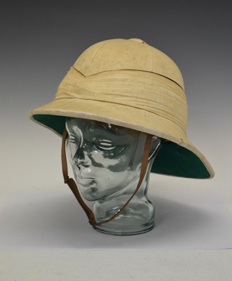 Lot 171 - Early 20th Century British pith helmet