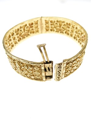 Lot 17 - Pair of hinged bangles
