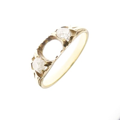 Lot 5 - Diamond ring mount set two old-cut diamonds