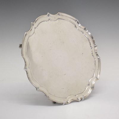 Lot 86 - Silver pie-crust tray