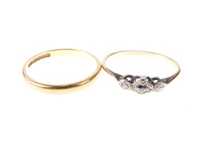 Lot 15 - 22ct gold wedding band