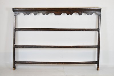 Lot 417 - 18th Century pine plate rack