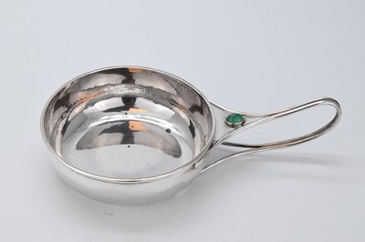 Lot 79 - Charles Robert Ashbee (1863-1942) for the Guild of Handicraft silver porringer