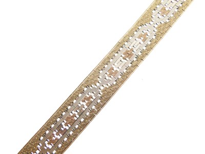 Lot 50 - Three-colour fancy link bracelet