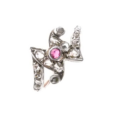 Lot 9 - Diamond cluster ring in the form of the letter 'N'