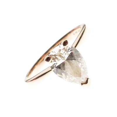 Lot 3 - 18ct gold pendeloque-cut diamond single stone ring, stone approx 0.9ct