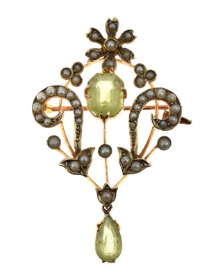 Lot 65 - Edwardian peridot and seed pearl pendant brooch