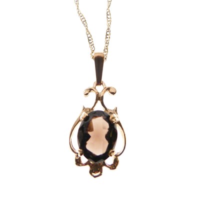 Lot 34 - 9ct gold signet ring, cameo ring, pendant and chain