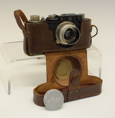 Lot 133 - Leica camera in leather case