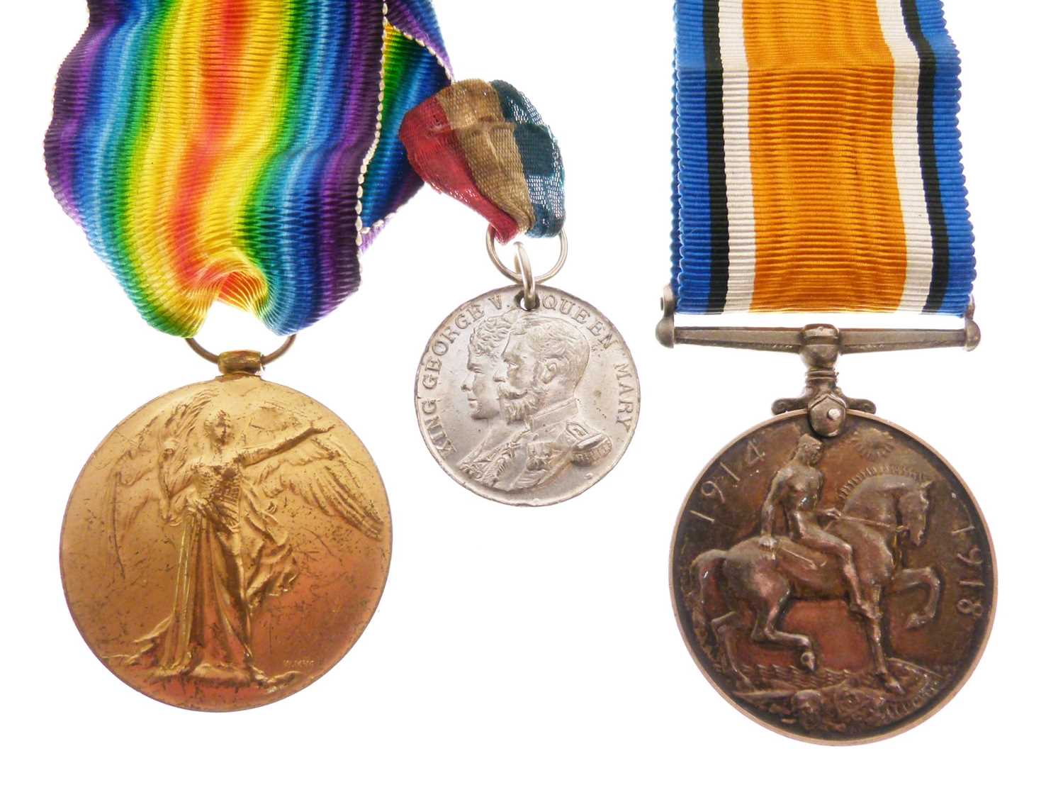 Lot 271 - First World War medal pair and George V Silver Jubilee commemorative medallion