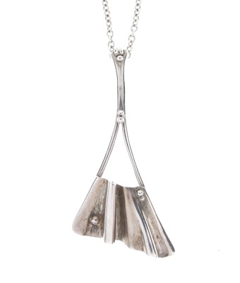 Lot 41 - Graham Watling silver pendant